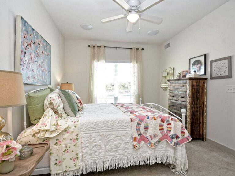 Alexis Pointe of Wimberley | Apartment bedroom