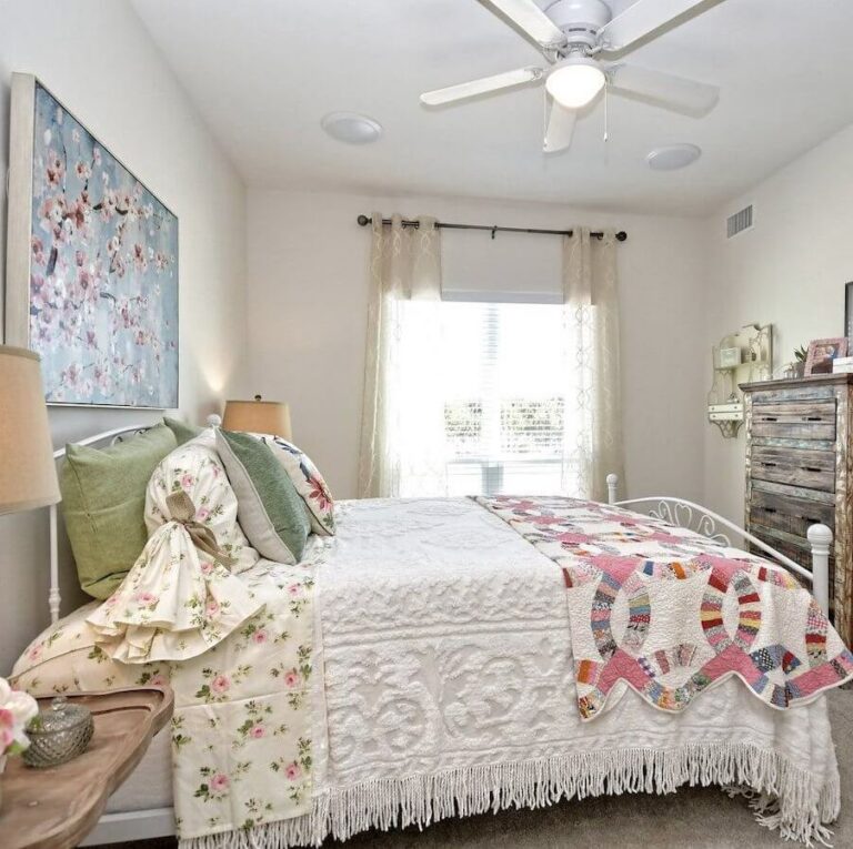 Alexis Pointe of Wimberley | Apartment bedroom