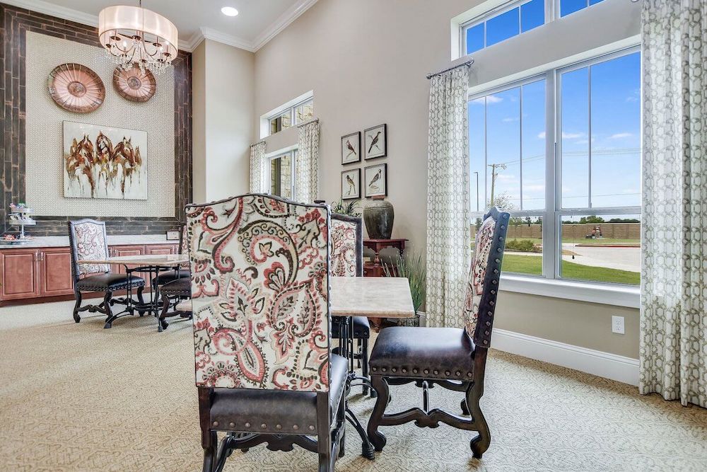 Arabella of Red Oak | Dining room