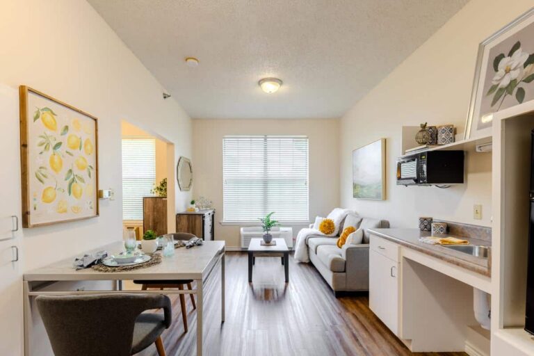 Cambridge Court | Apartment