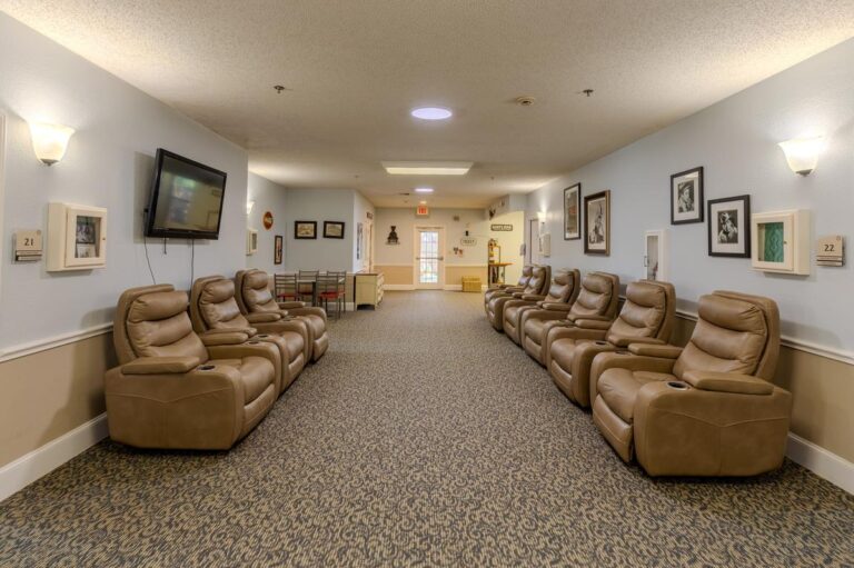 Cambridge Court | Physical Therapy Room
