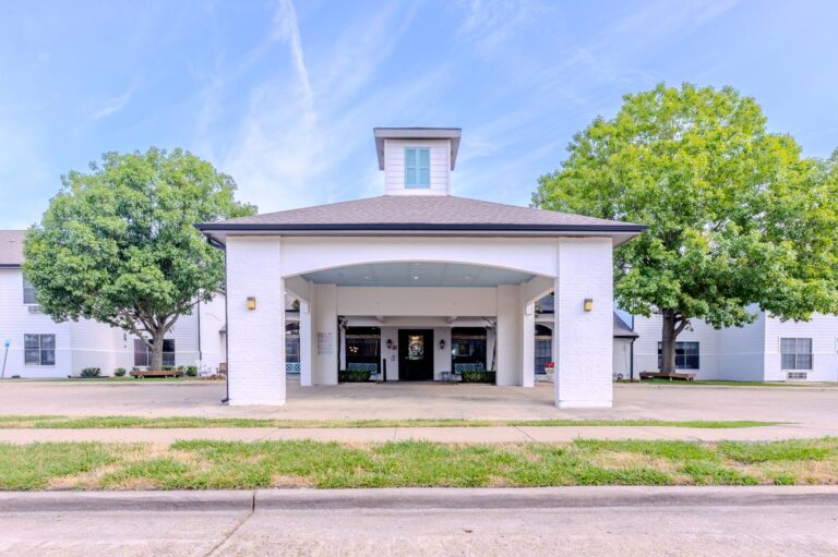Cambridge Court | Building Exterior