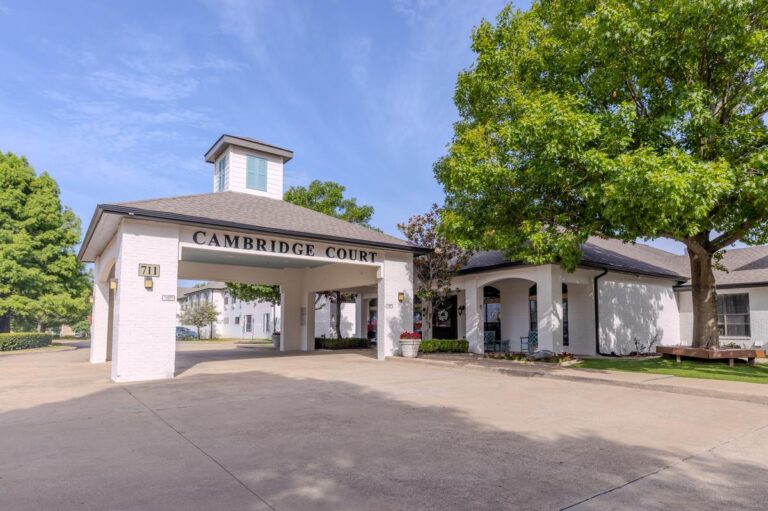 Cambridge Court | Building Exterior