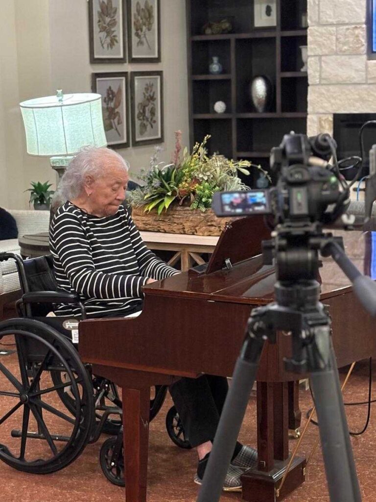 Double Creek | 93 Year Old Pianist