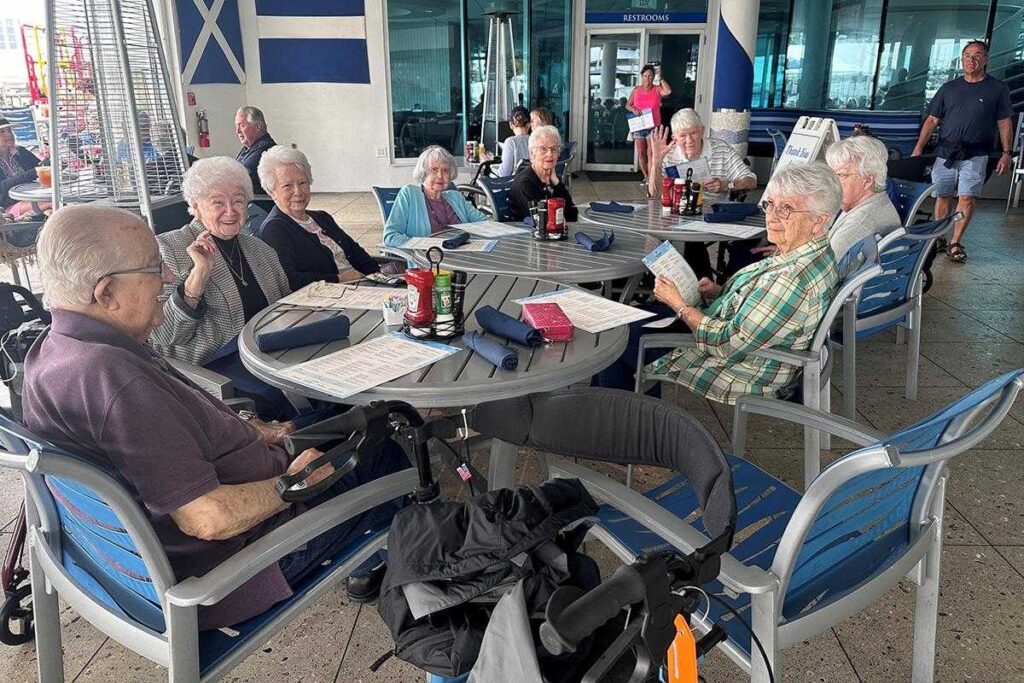 Élan Manatee | Seniors Take Over Sarasota