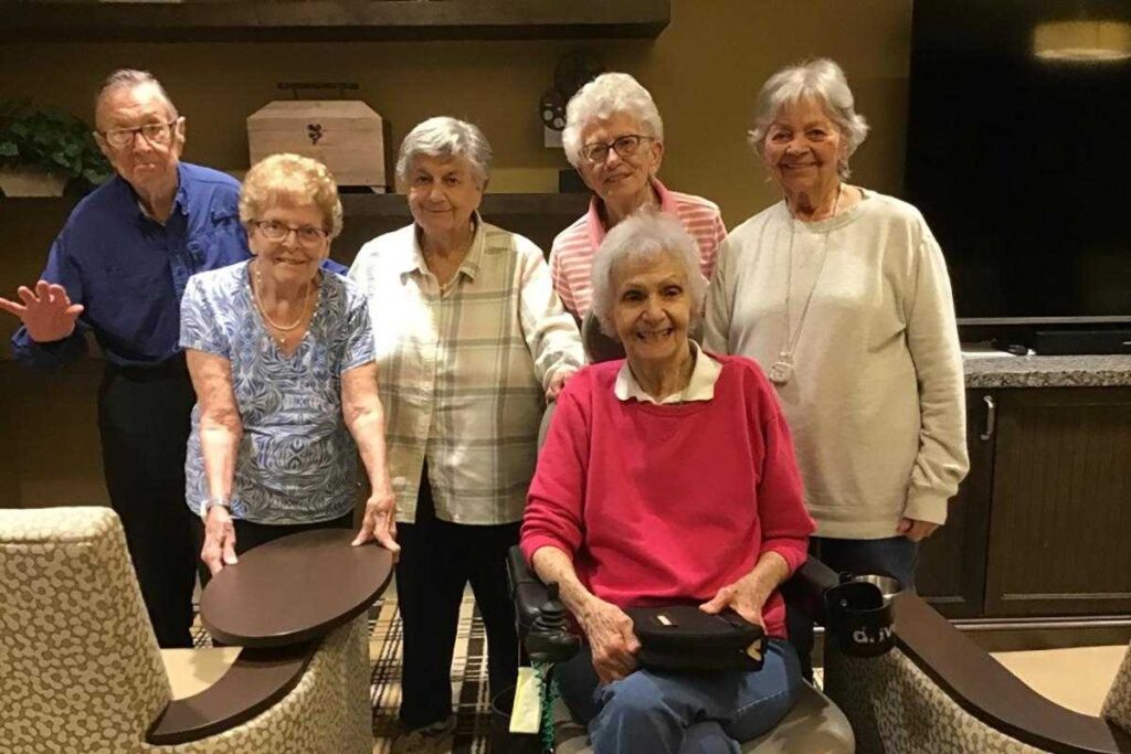 Élan Manatee | Resident Still Leading Bible Study