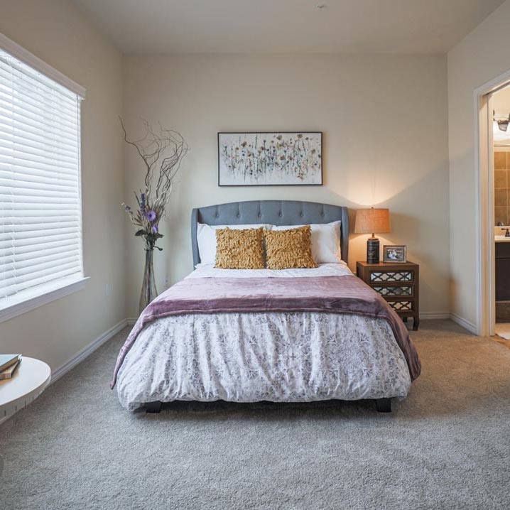 Elk Creek | Apartment bedroom living area