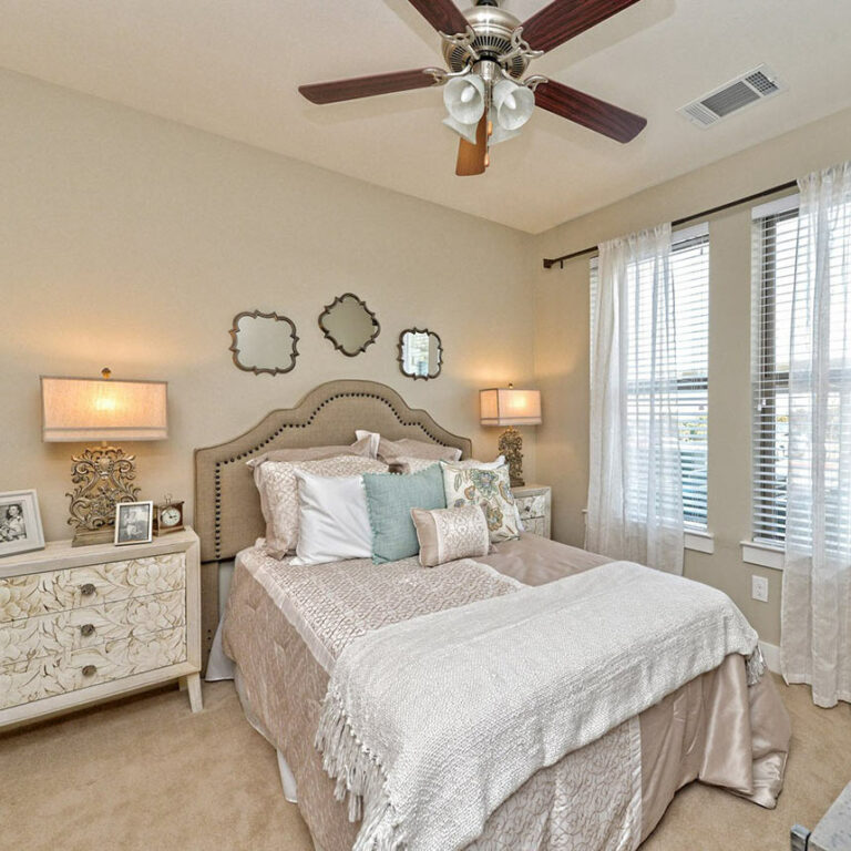 Ledgestone Senior Living | Apartment bedroom