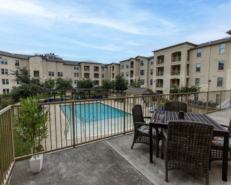 Ledgestone Senior Living | Swimming pool
