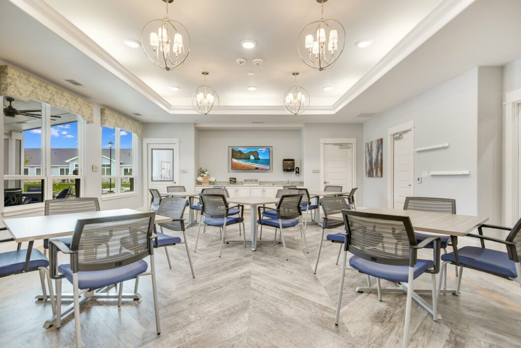 Legacy Oaks of Azle | Dining room at Legacy Oaks of Azle