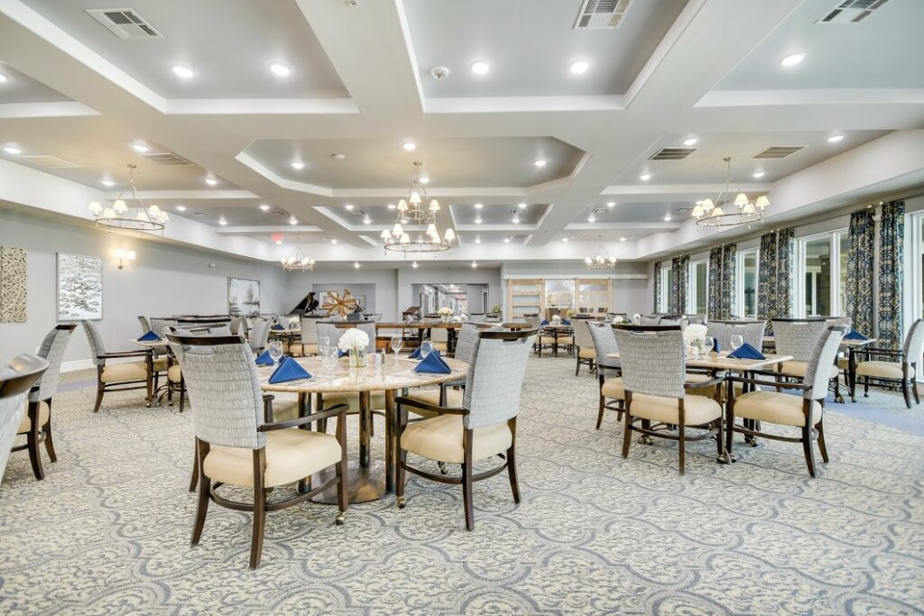 Legacy Oaks of Azle | Dining room at Legacy Oaks of Azle