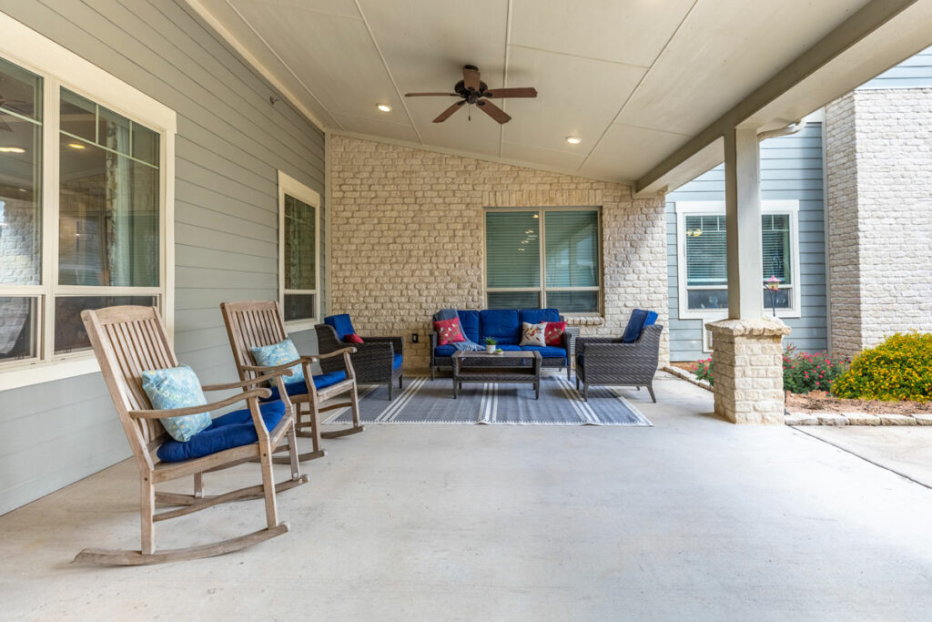 Midtowne | Covered Patio