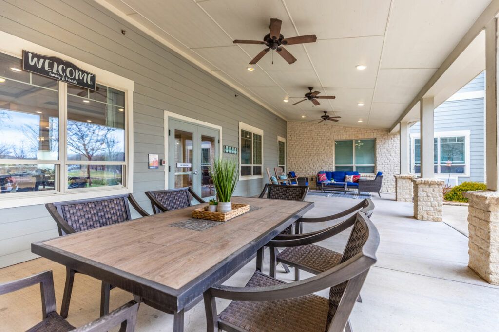 Midtowne | Covered Patio