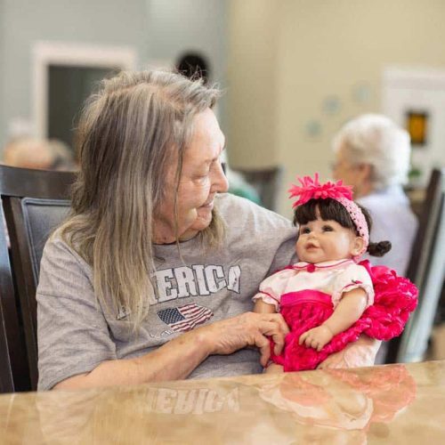 Tech Ridge Oaks | Memory care residents
