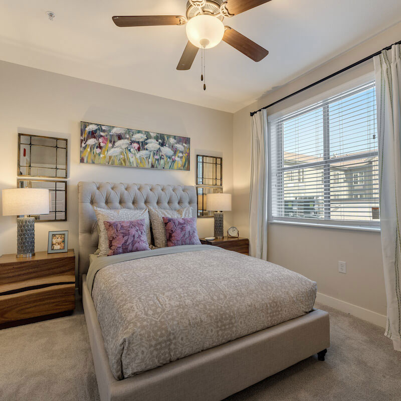 The Bluffs of Flagstaff | Senior apartment bedroom
