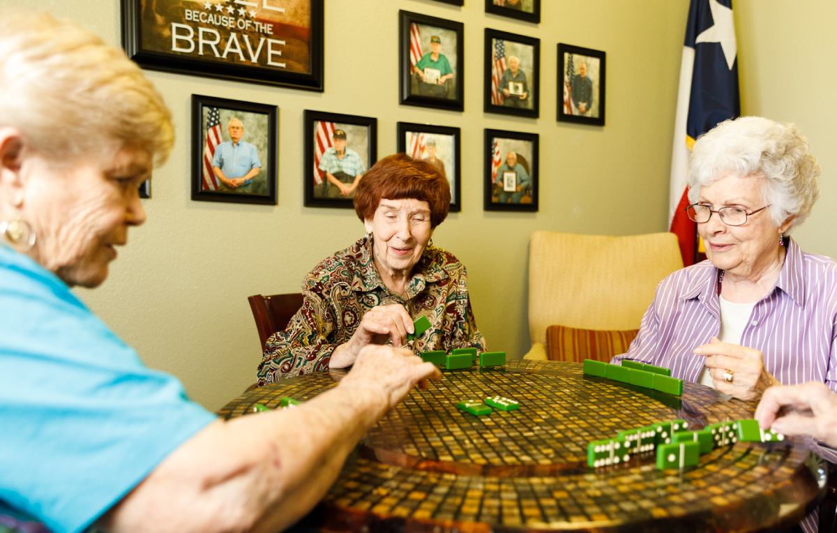 Residents at The Hamptons in Tyler, Texas, enjoy structured daily activities that support brain health.