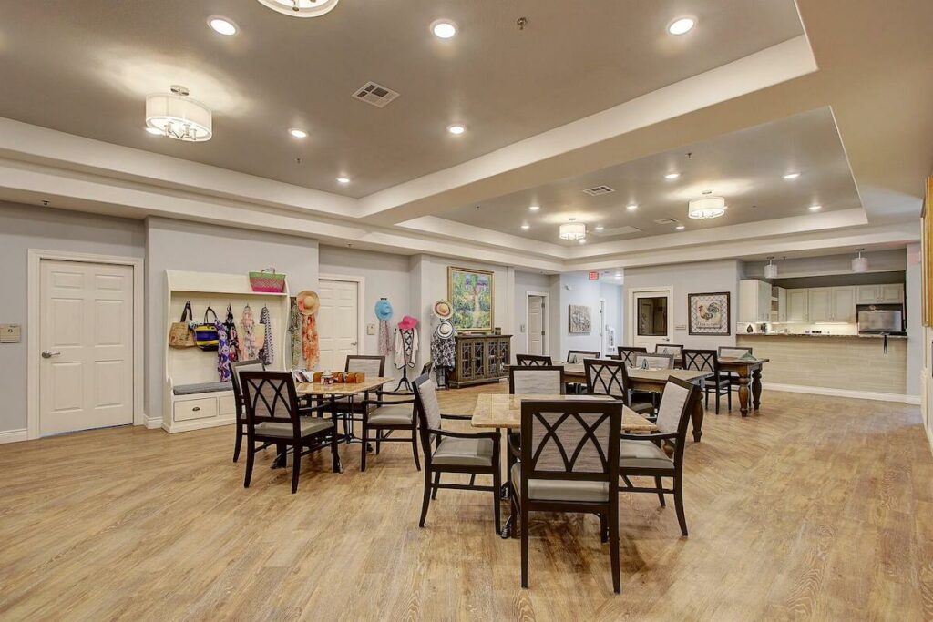 The Ridglea Senior Living | Memory care dining room