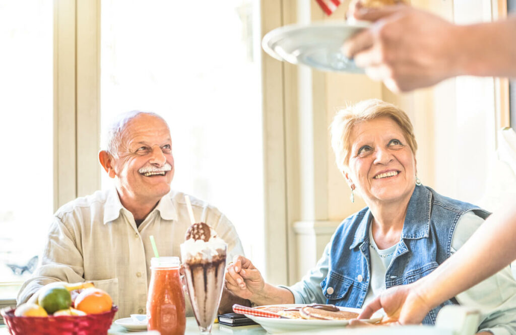 Legacy Oaks of Azle | Seniors having a meal