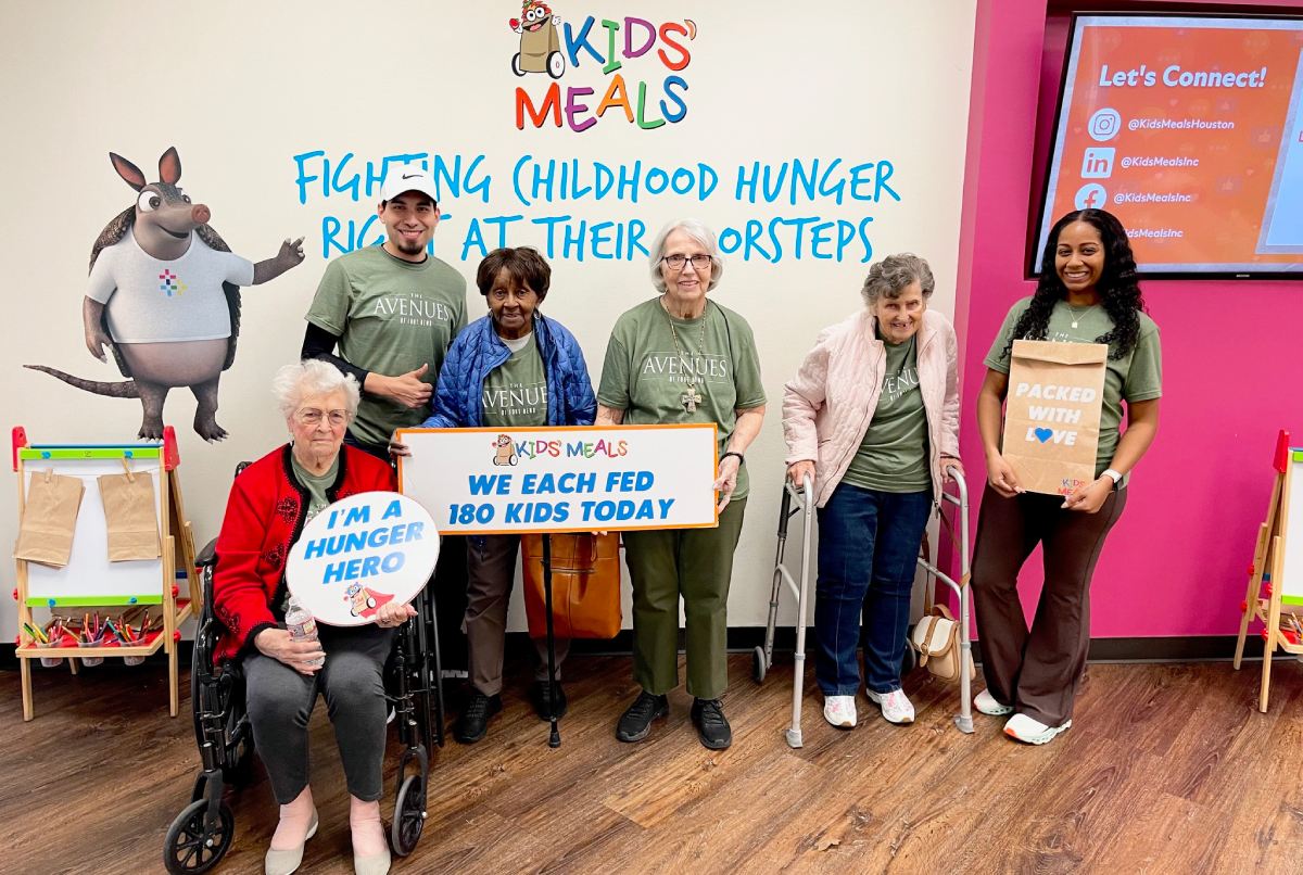 Avenues of Fort Bend | Here’s Chris and the Kids’ Meals volunteer group, giving back to the community.