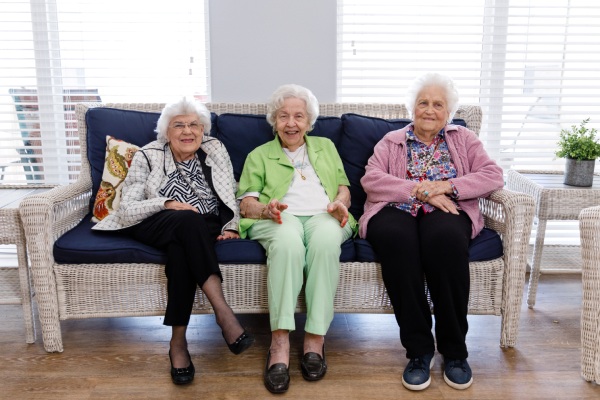 Civitas Senior Living | Residents smiling on the couch