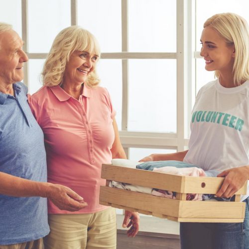 Civitas Senior Living | Seniors asking questions of volunteer