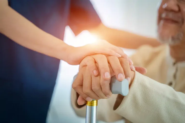 Sundowner’s Syndrome: Caregiving Guide | Civitas Senior Living