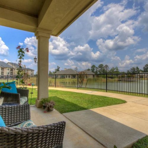 Arabella of Longview | Apartment porch