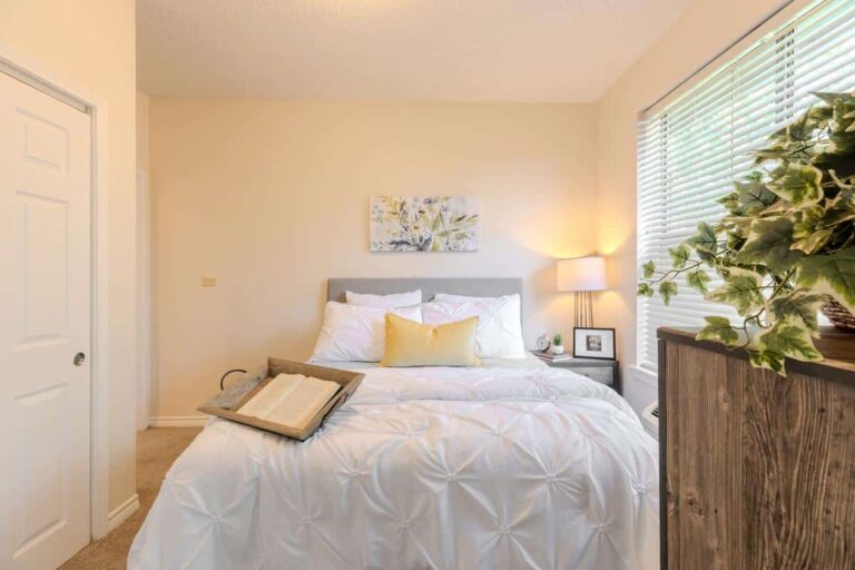 Cambridge Court | Bedroom