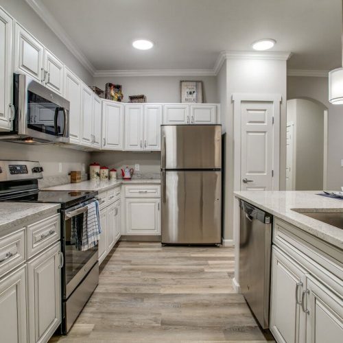 Legacy Oaks of Midlothian | Apartment kitchen