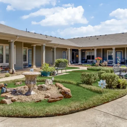civitas-senior-living-community-courtyard.webp