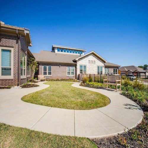 StoneCreek of North Richland Hills | Entrance with pathway and yard