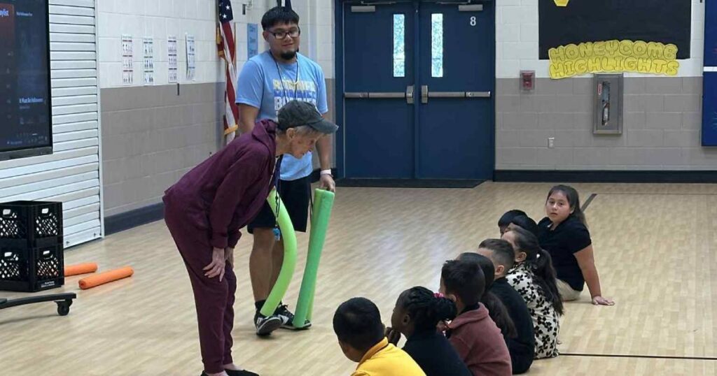 Resident Leads PE Class | The Hamptons of Tyler