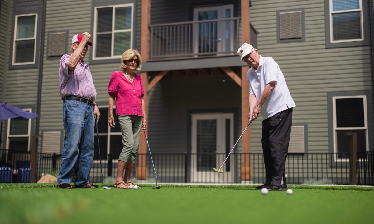 Civitas Senior Living | Seniors golfing together