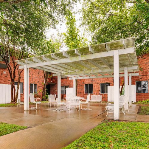 Valley View Senior Living | Exterior Patio