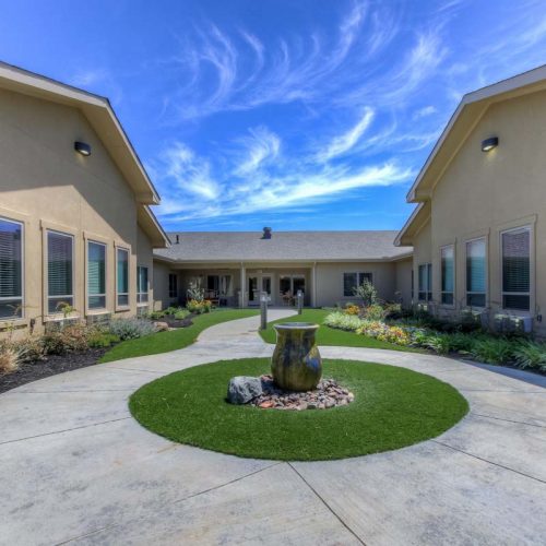 063_Courtyard.jpg