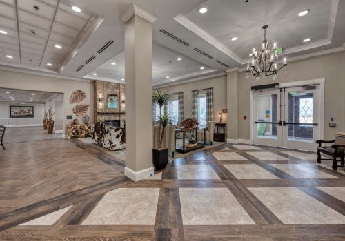 StoneCreek of Flying Horse | Foyer and sitting area