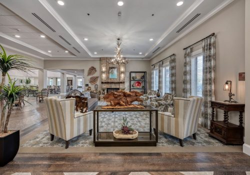 StoneCreek of Flying Horse | Sitting and dining area
