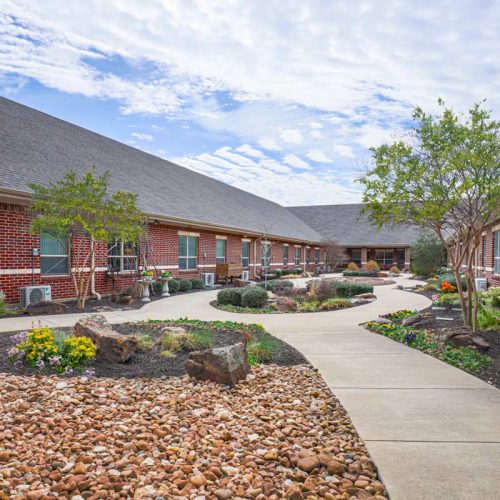 Elk Creek | Courtyard