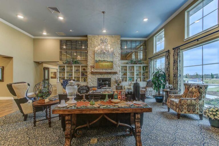 Long Creek | Living area