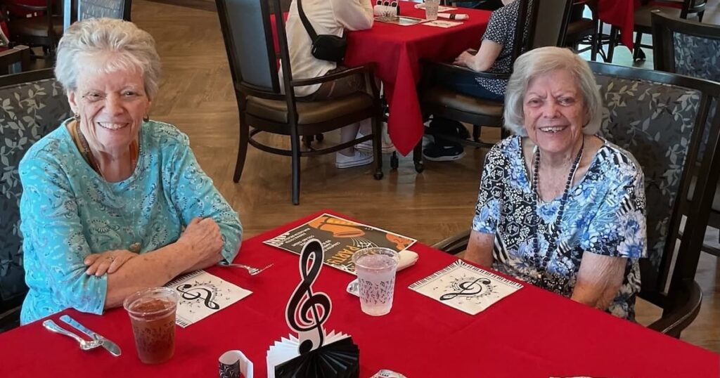 Long Creek | Seniors having lunch