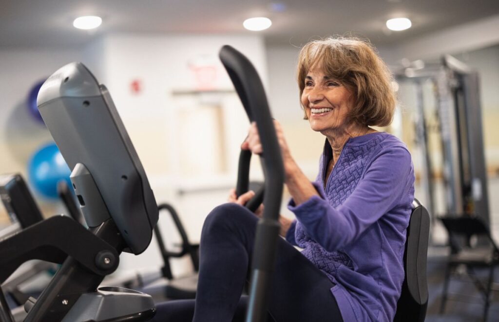 Civitas Senior Living | Senior rehabbing knee