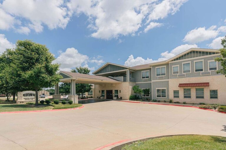 Midtowne | Entrance Exterior