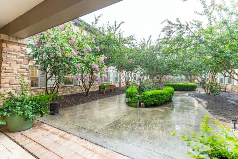 The Avenues of Fort Bend | Courtyard