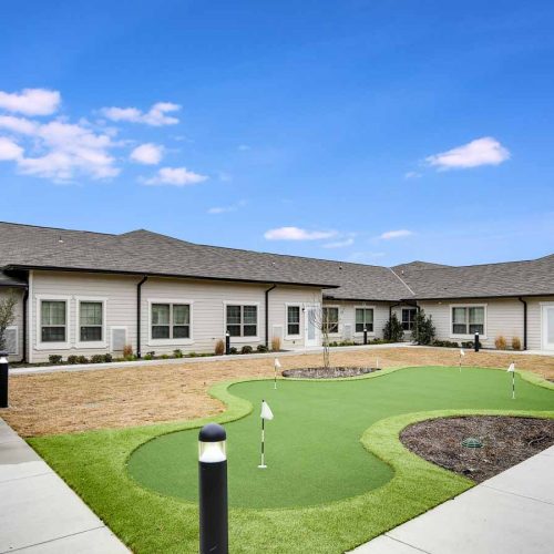 The Grandview of Chisholm | Putting green