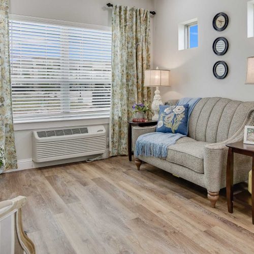 Autumn Wind | Apartment Living Room