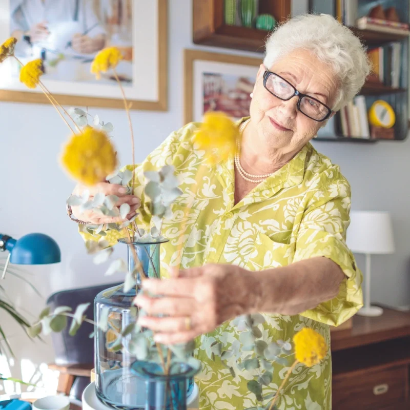 civitas-senior-decorating-apartment.webp